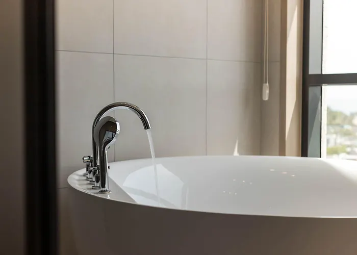 H Avenue Kijang Ilgwang Hotel